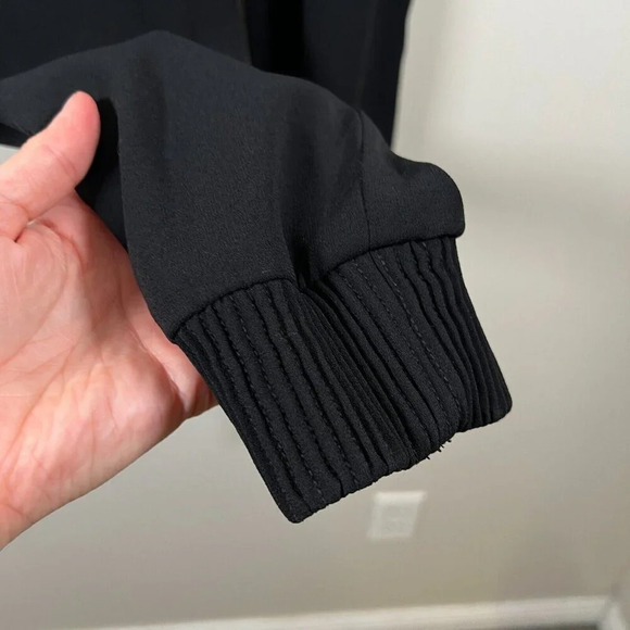 Aritzia Babaton Harvey Pleated Jogger Pant Size 2 Black Work Office Career - Picture 8 of 10